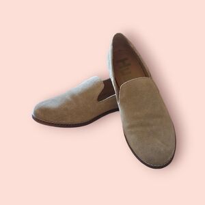 Hush Puppies Women's Tan Suede Flats